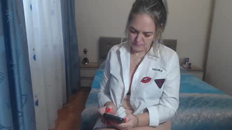 Snapshot of maturediana chatting on 01-04-25, 06:30 maturediana online show from 01-04-25, 06:30