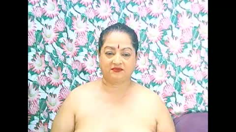 Snapshot of matureindian654u chatting on 06-08-26, 08:37 matureindian654u online show from 06-08-26, 08:37