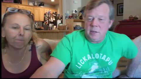 Snapshot of matureluvin chatting on 10-21-25, 09:15 JustUs online show from 10-21-25, 09:15