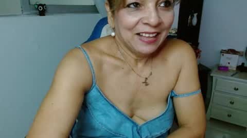 Cecilia online show from 05-26-26, 03:52