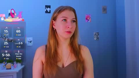 Snapshot of maureencoombs chatting on 10-26-25, 04:18 maureencoombs online show from 10-26-25, 04:18