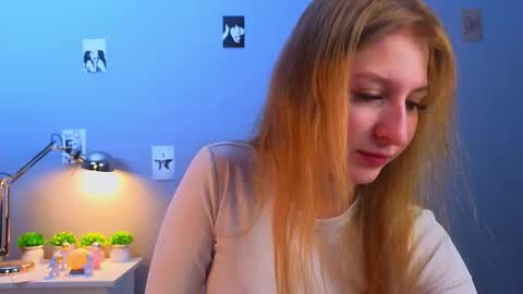 Snapshot of maureencoombs chatting on 11-24-25, 04:12 maureencoombs online show from 11-24-25, 04:12