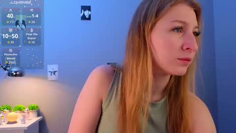 Snapshot of maureencoombs chatting on 11-29-25, 04:26 maureencoombs online show from 11-29-25, 04:26