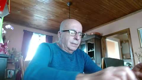 Maurice online show from 01-25-25, 01:52