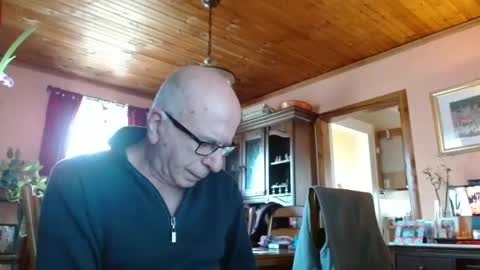 Maurice online show from 02-04-25, 03:36