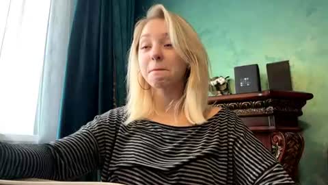 Snapshot of mauriceproenza chatting on 06-27-26, 07:35 Eva 1st day online show from 06-27-26, 07:35