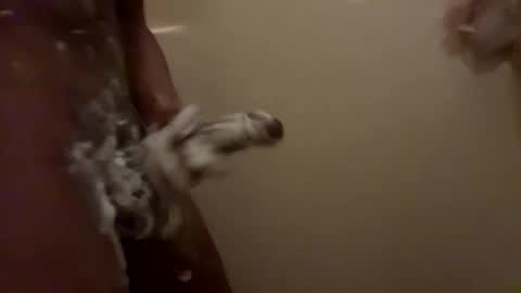 Big gunshots hopefully online show from 12-05-25, 04:47