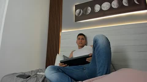 mauro_boy online show from 06-11-26, 12:32