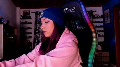 Snapshot of mavis_fuentes chatting on 09-23-25, 11:41 Hilary online show from 09-23-25, 11:41