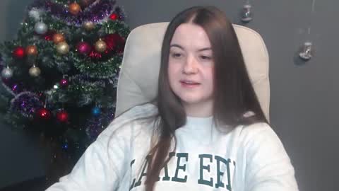 MavkaCute online show from 12-17-25, 07:09