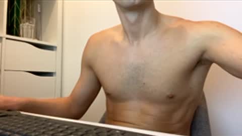 max681334 online show from 12-19-25, 01:29