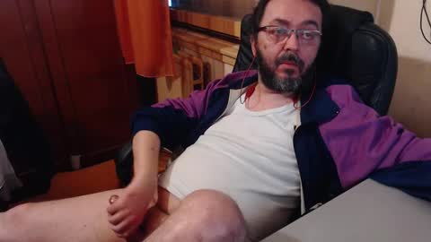 Snapshot of max818k chatting on 12-29-24, 03:13 Max online show from 12-29-24, 03:13