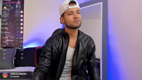 Snapshot of max_conor_ chatting on 02-18-25, 11:33 Max Conor online show from 02-18-25, 11:33