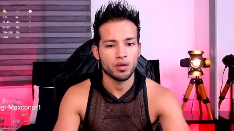 Snapshot of max_conor_ chatting on 03-04-25, 11:19 Max Conor online show from 03-04-25, 11:19