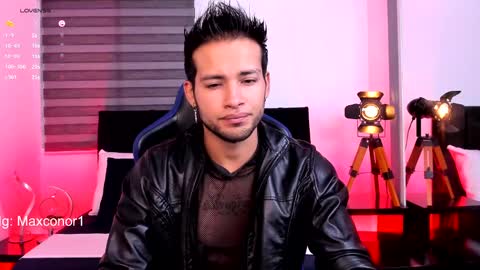 Snapshot of max_conor_ chatting on 03-10-25, 10:59 Max Conor online show from 03-10-25, 10:59