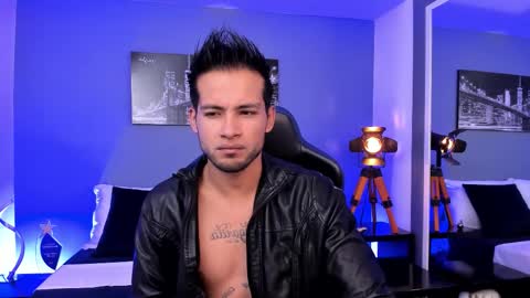 Snapshot of max_conor_ chatting on 09-17-25, 12:07 Max Conor online show from 09-17-25, 12:07