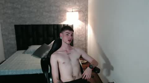 Snapshot of max_denver05 chatting on 09-10-25, 05:46 max_denver05 online show from 09-10-25, 05:46