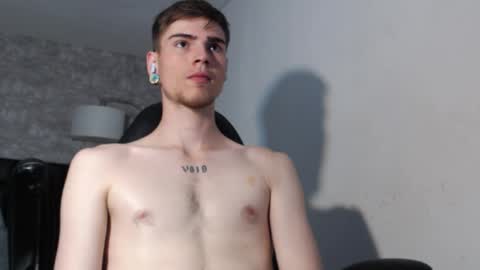 Snapshot of max_denver05 chatting on 09-17-25, 05:14 max_denver05 online show from 09-17-25, 05:14