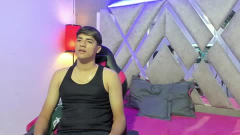 max_dixon7 online show from 07-11-26, 12:41