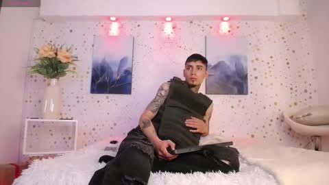 Snapshot of max_hader chatting on 02-01-26, 12:15 Max online show from 02-01-26, 12:15