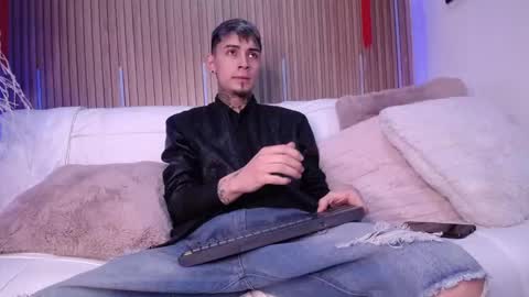 Snapshot of max_hader chatting on 02-17-26, 12:45 Max online show from 02-17-26, 12:45