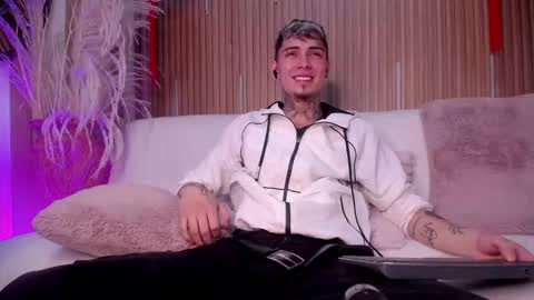 Max online show from 03-06-26, 03:36