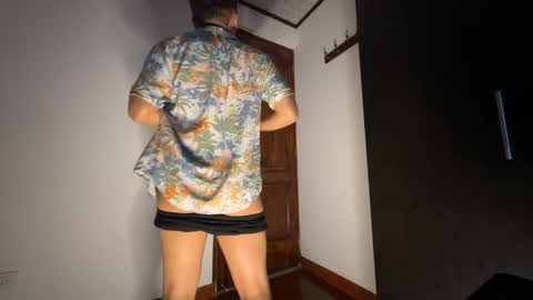 Snapshot of max_lancaster chatting on 12-07-24, 05:26 Max Lancaster online show from 12-07-24, 05:26