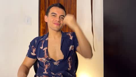 Snapshot of max_lancaster chatting on 12-14-24, 02:56 Max Lancaster online show from 12-14-24, 02:56