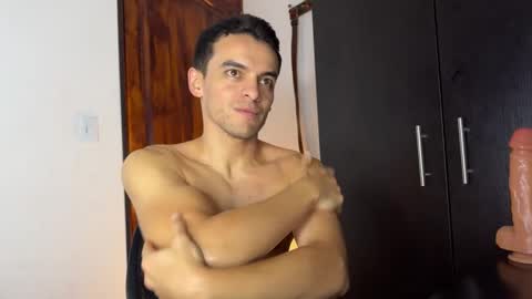 Snapshot of max_lancaster chatting on 12-17-24, 12:23 Max Lancaster online show from 12-17-24, 12:23