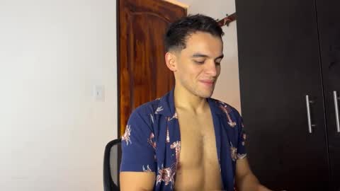 Snapshot of max_lancaster chatting on 12-30-24, 11:38 Max Lancaster online show from 12-30-24, 11:38