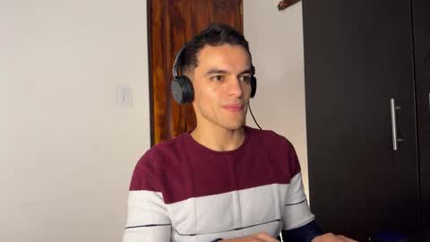 Snapshot of max_lancaster chatting on 01-04-25, 12:16 Max Lancaster online show from 01-04-25, 12:16