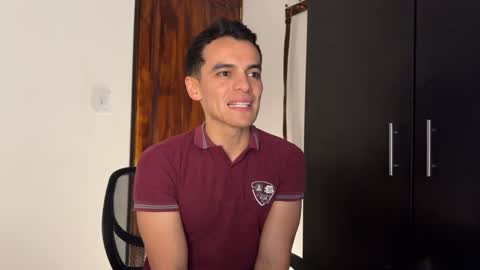 Snapshot of max_lancaster chatting on 01-07-25, 01:59 Max Lancaster online show from 01-07-25, 01:59