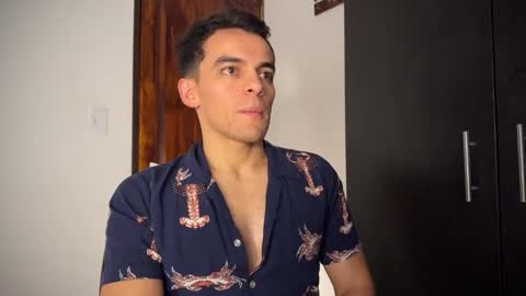 Snapshot of max_lancaster chatting on 01-09-25, 12:25 Max Lancaster online show from 01-09-25, 12:25