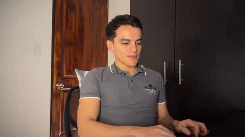 Snapshot of max_lancaster chatting on 01-13-25, 11:38 Max Lancaster online show from 01-13-25, 11:38