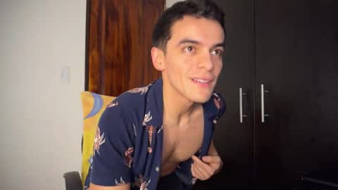 Snapshot of max_lancaster chatting on 01-16-25, 11:16 Max Lancaster online show from 01-16-25, 11:16