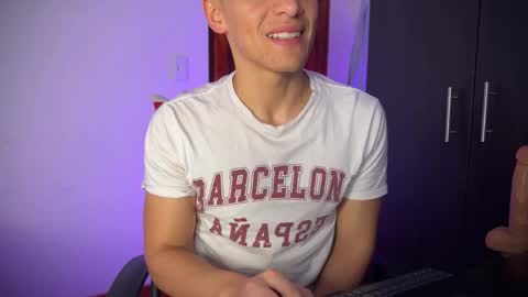 Snapshot of max_lancaster chatting on 01-22-25, 02:37 Max Lancaster online show from 01-22-25, 02:37