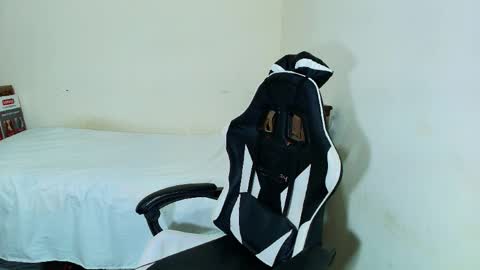 max_love25 online show from 11-26-25, 08:43