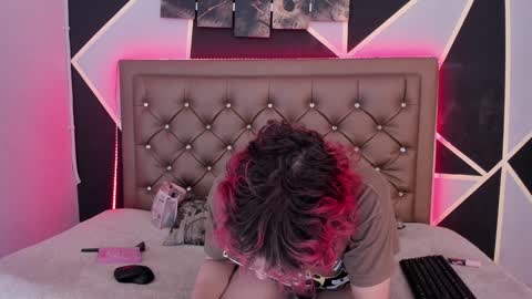 Snapshot of max_lover1 chatting on 12-18-24, 01:56 Max lover1 online show from 12-18-24, 01:56