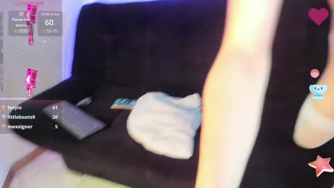 Snapshot of max_lover1 chatting on 02-07-25, 06:02 Max lover1 online show from 02-07-25, 06:02