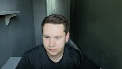 Snapshot of max_marlyn chatting on 06-14-26, 04:14 Max Marlyn online show from 06-14-26, 04:14
