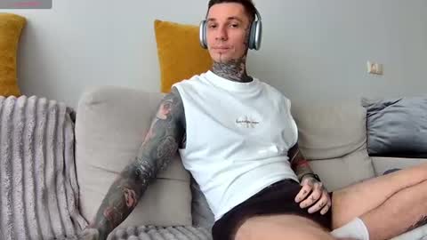 Snapshot of max_reaves chatting on 07-24-26, 06:33 online show from 07-24-26, 06:33