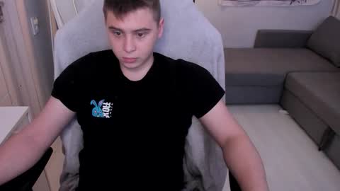 Snapshot of max_sm1th chatting on 12-16-25, 07:24 Max online show from 12-16-25, 07:24