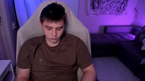 Snapshot of max_sm1th chatting on 01-15-26, 12:10 Max online show from 01-15-26, 12:10