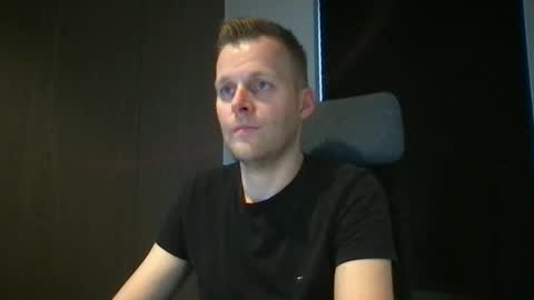 Snapshot of max_straight_1 chatting on 01-23-25, 08:04 Max take off clothes online show from 01-23-25, 08:04