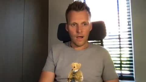 Snapshot of max_straight_1 chatting on 07-28-26, 02:05 Max take off clothes online show from 07-28-26, 02:05