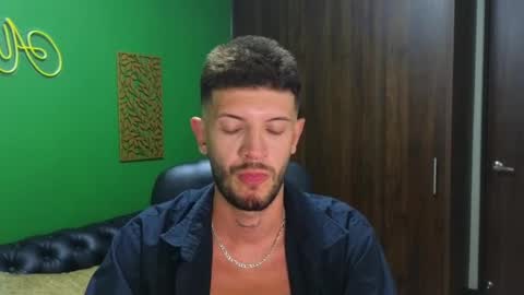 Max Taylor online show from 12-25-24, 06:31