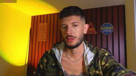 Max Taylor online show from 10-25-25, 02:08