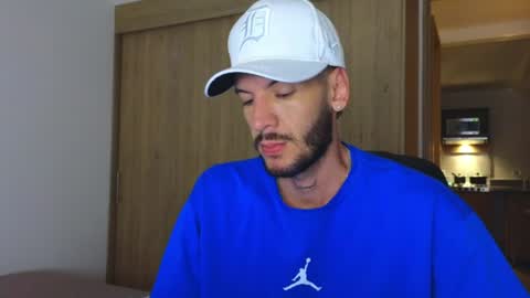 Max Taylor online show from 06-19-26, 02:05