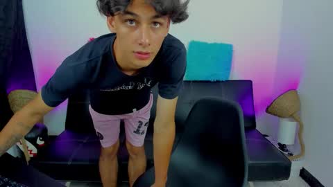 MAX     online show from 09-15-25, 04:07