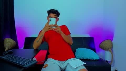 MAX     online show from 10-13-25, 06:02